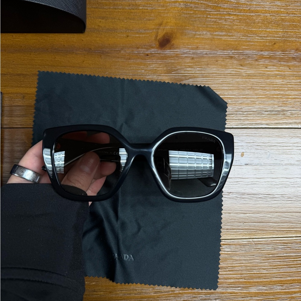 PRADA Sunglasses - Picture 4 of 5
